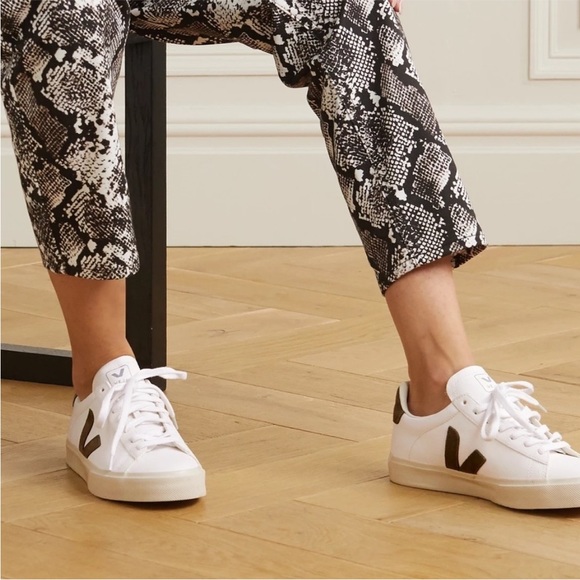 Veja Campo Sneaker in White/Kaki Green sz 39EU/8US New in Box - Picture 8 of 8